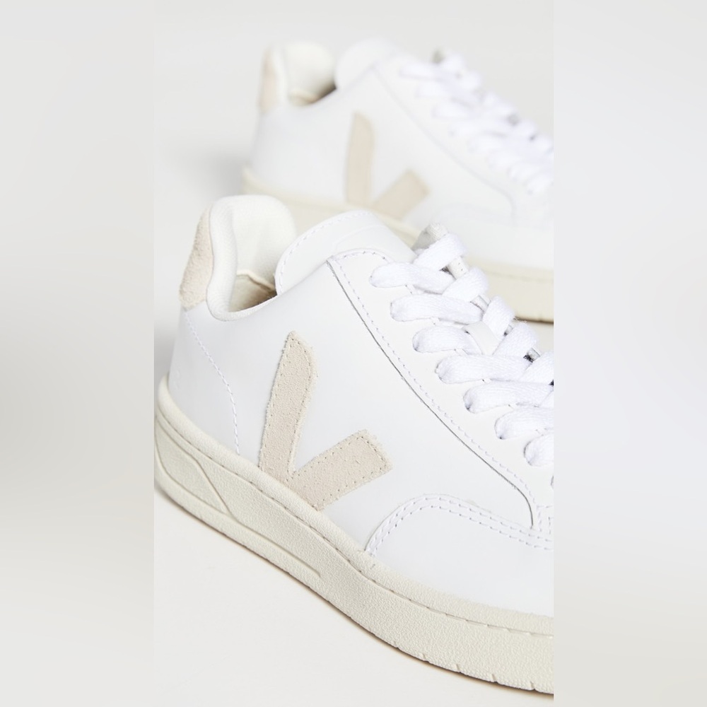 NO LONGER AVAILABLE !!! Veja V-12 Leather Sneaker